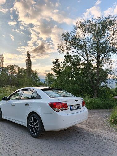 CHEVROLET CRUZE