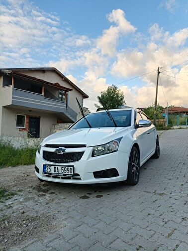 CHEVROLET CRUZE