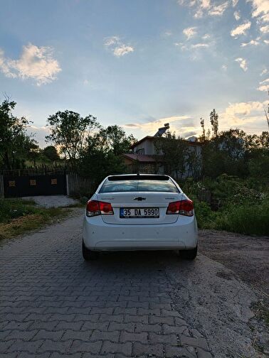 CHEVROLET CRUZE