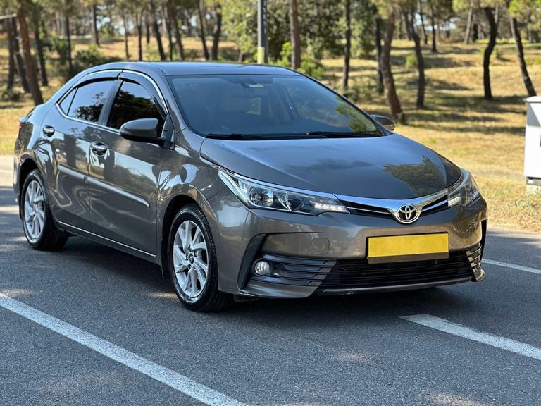 TOYOTA COROLLA