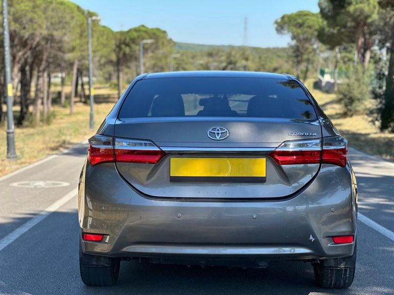 TOYOTA COROLLA