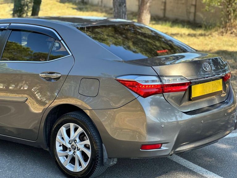 TOYOTA COROLLA