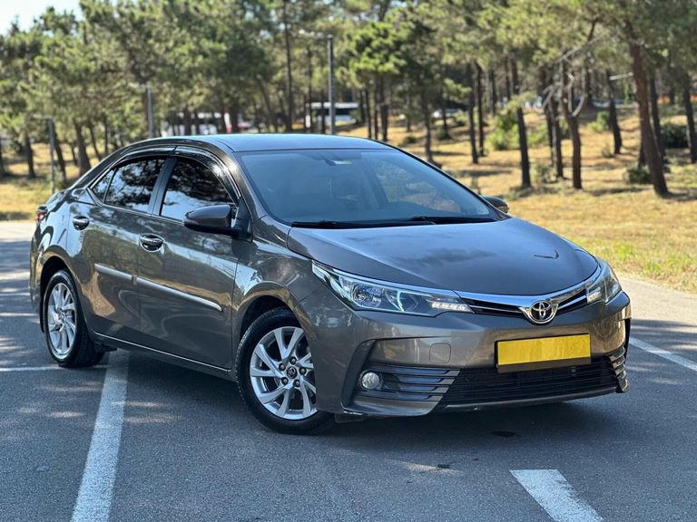 TOYOTA COROLLA