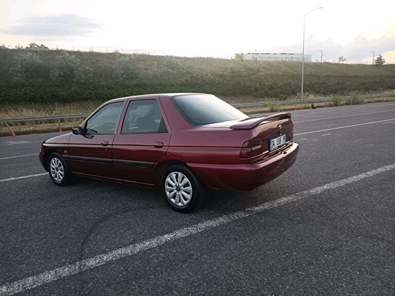 FORD ESCORT