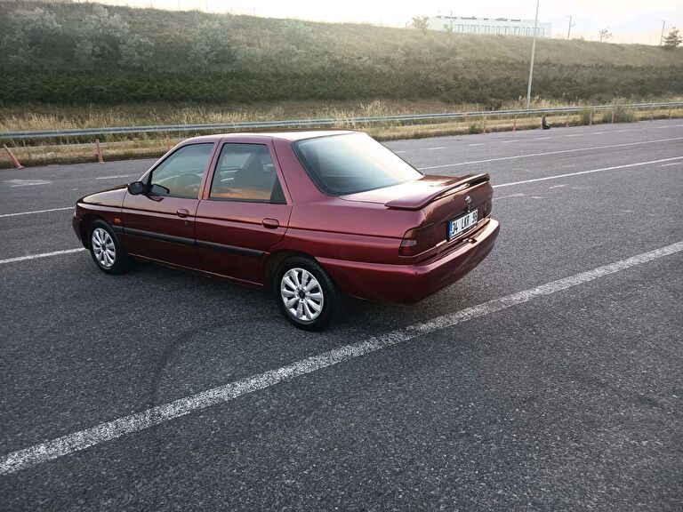 FORD ESCORT