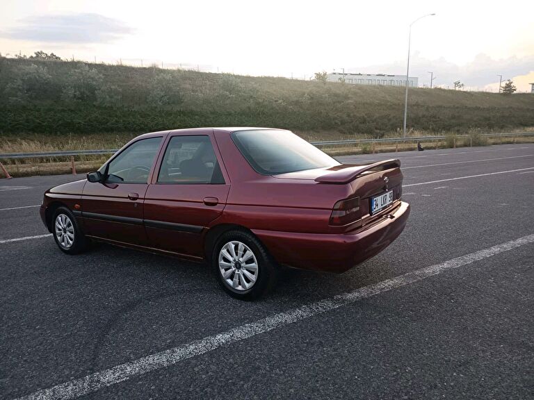 FORD ESCORT