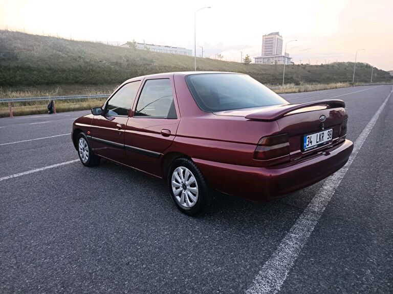 FORD ESCORT