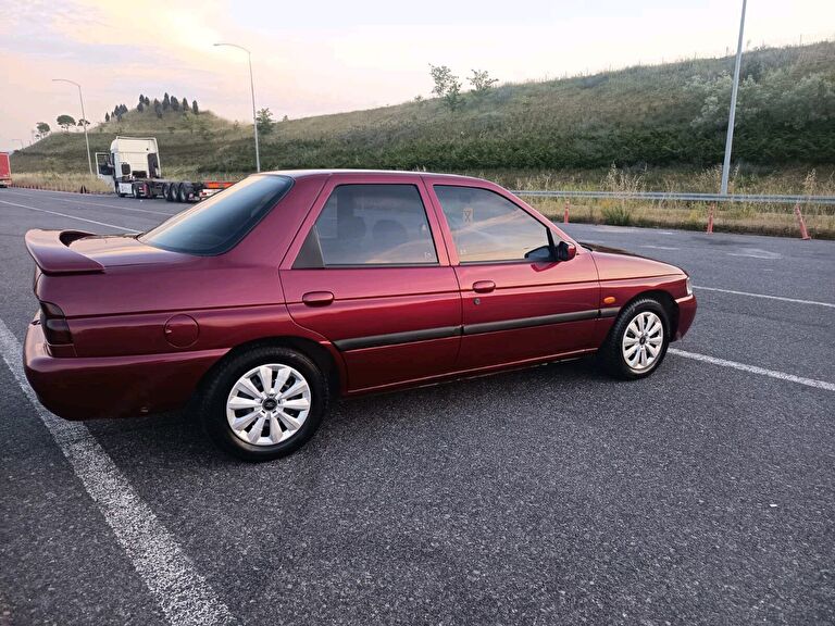 FORD ESCORT