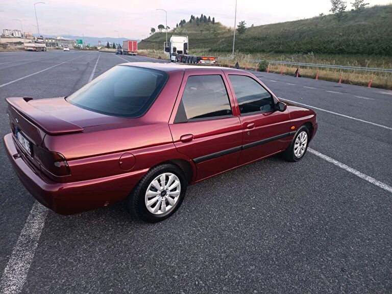 FORD ESCORT