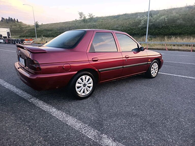FORD ESCORT