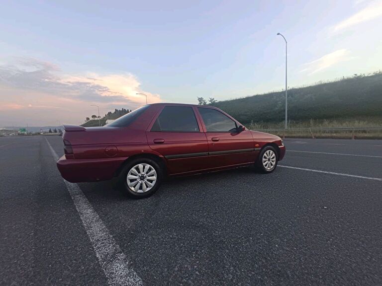 FORD ESCORT