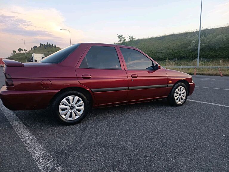 FORD ESCORT