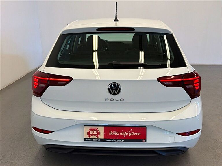 VOLKSWAGEN POLO