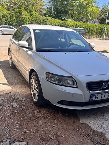 VOLVO S40