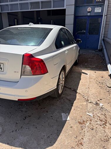 VOLVO S40