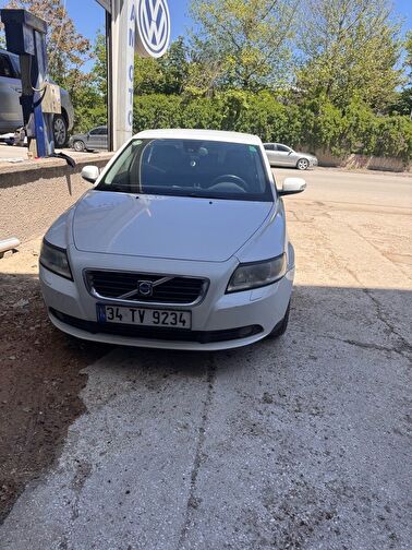 VOLVO S40