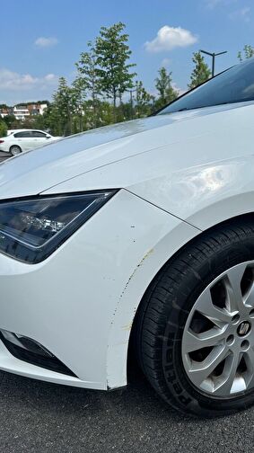 SEAT LEON