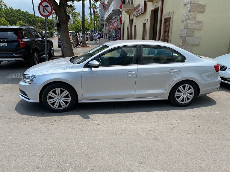 VOLKSWAGEN JETTA
