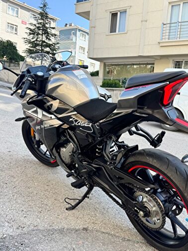 CFmoto 250SR