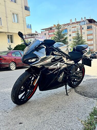 CFmoto 250SR