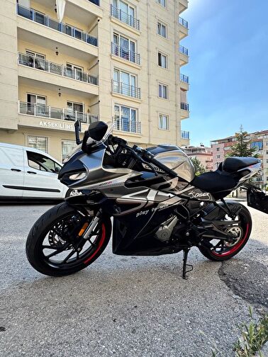 CFmoto 250SR