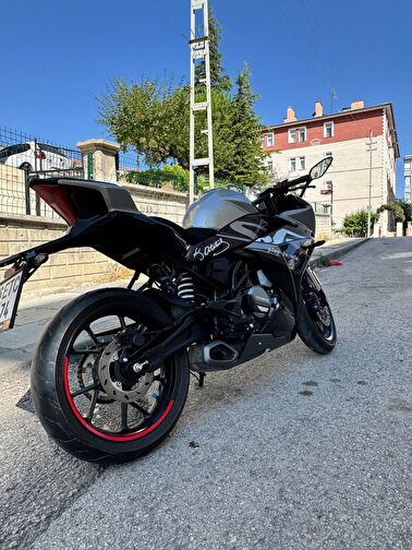 CFmoto 250SR