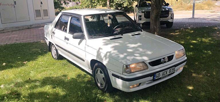 RENAULT 9