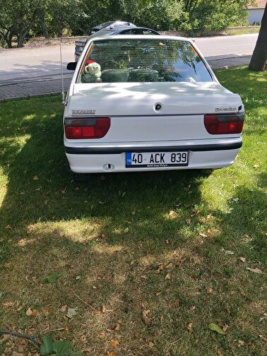 RENAULT 9