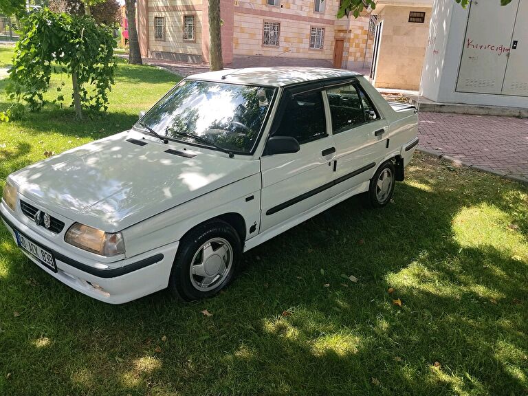 RENAULT 9