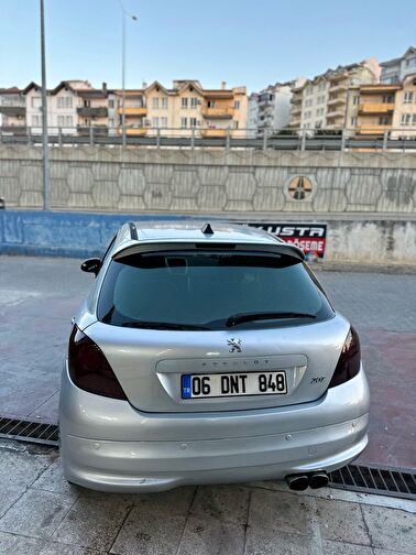 PEUGEOT 207