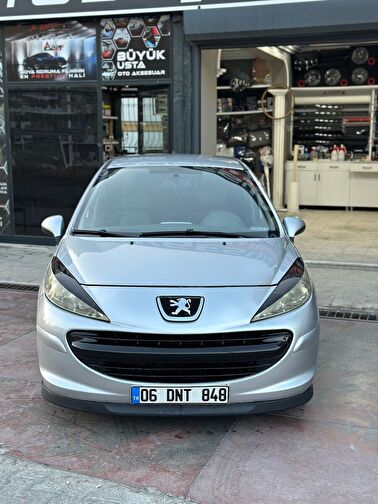 PEUGEOT 207