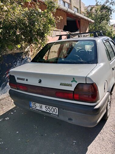 RENAULT 19