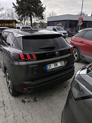 PEUGEOT 3008