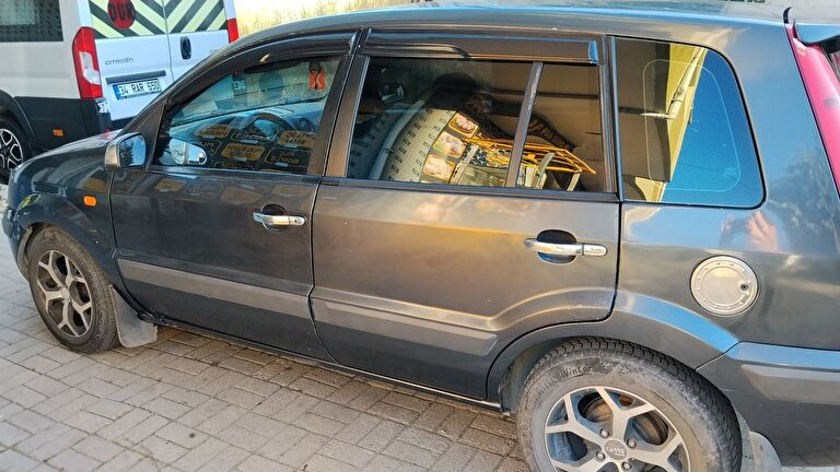 FORD FUSION
