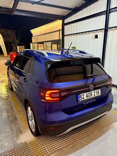 VOLKSWAGEN T-CROSS