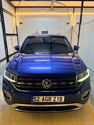VOLKSWAGEN T-CROSS