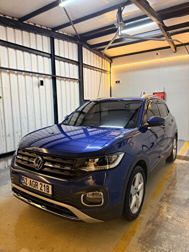 VOLKSWAGEN T-CROSS