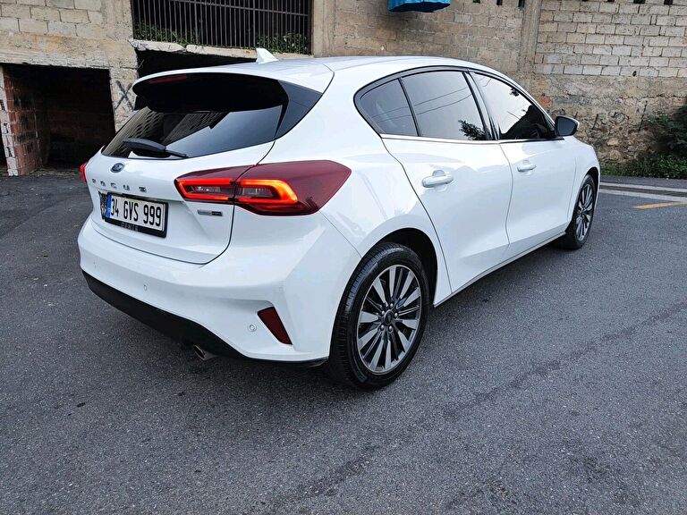 FORD FOCUS