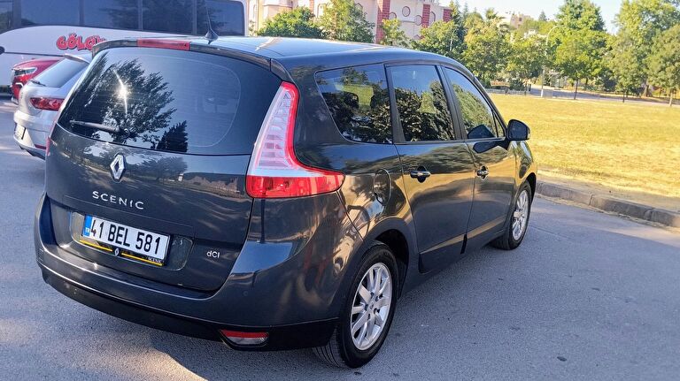 RENAULT GRAND SCENIC