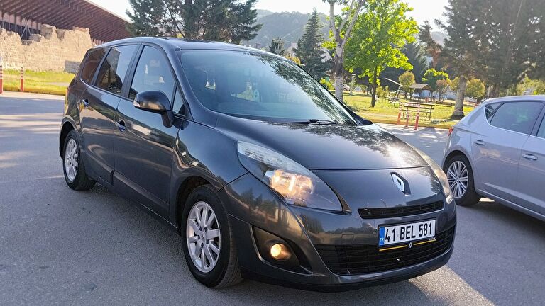 RENAULT GRAND SCENIC