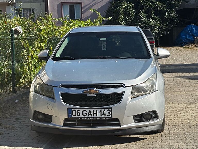 CHEVROLET CRUZE