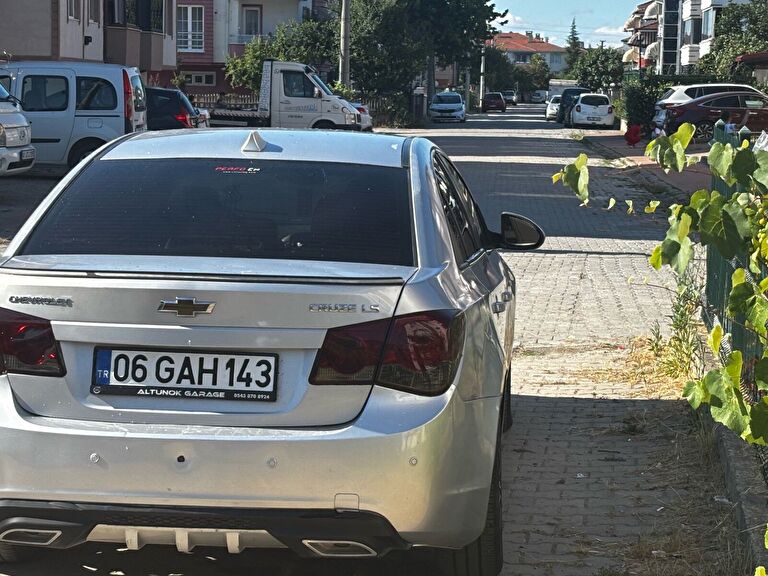 CHEVROLET CRUZE