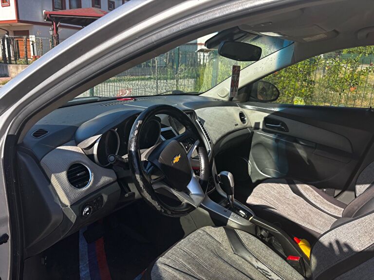 CHEVROLET CRUZE