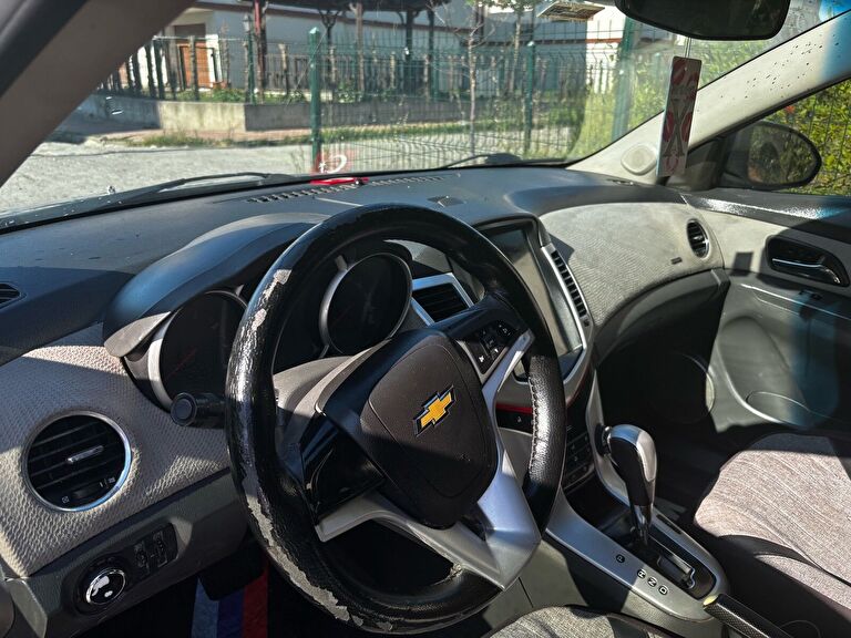 CHEVROLET CRUZE