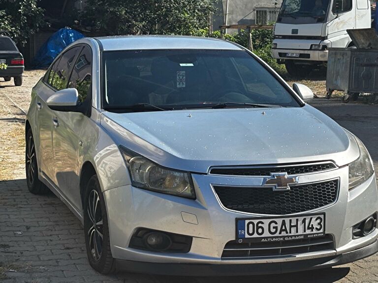 CHEVROLET CRUZE