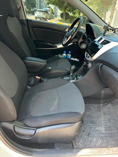 HYUNDAI ACCENT BLUE