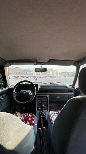RENAULT 9