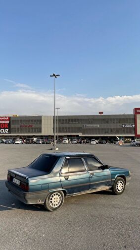 RENAULT 9