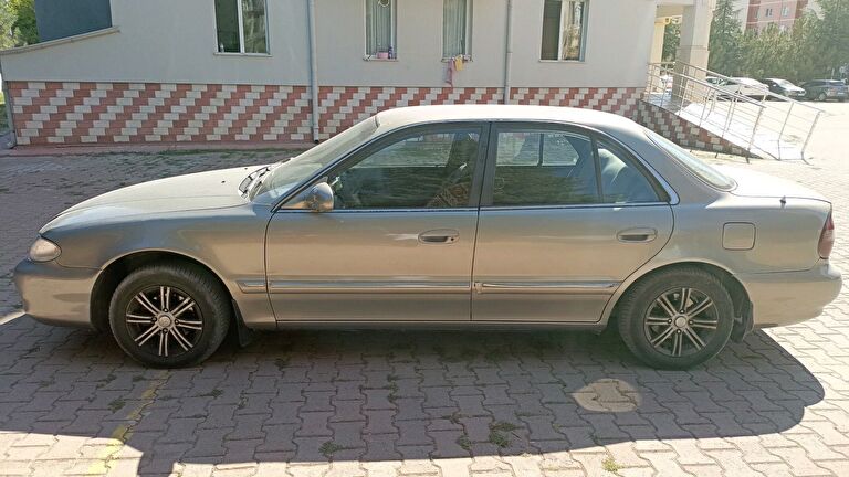 HYUNDAI SONATA