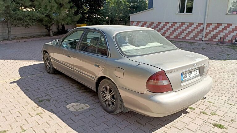 HYUNDAI SONATA